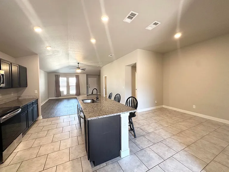 6802 Stake Ave — Photo 5
