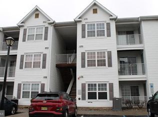 633 Waterford Dr, Edison, NJ