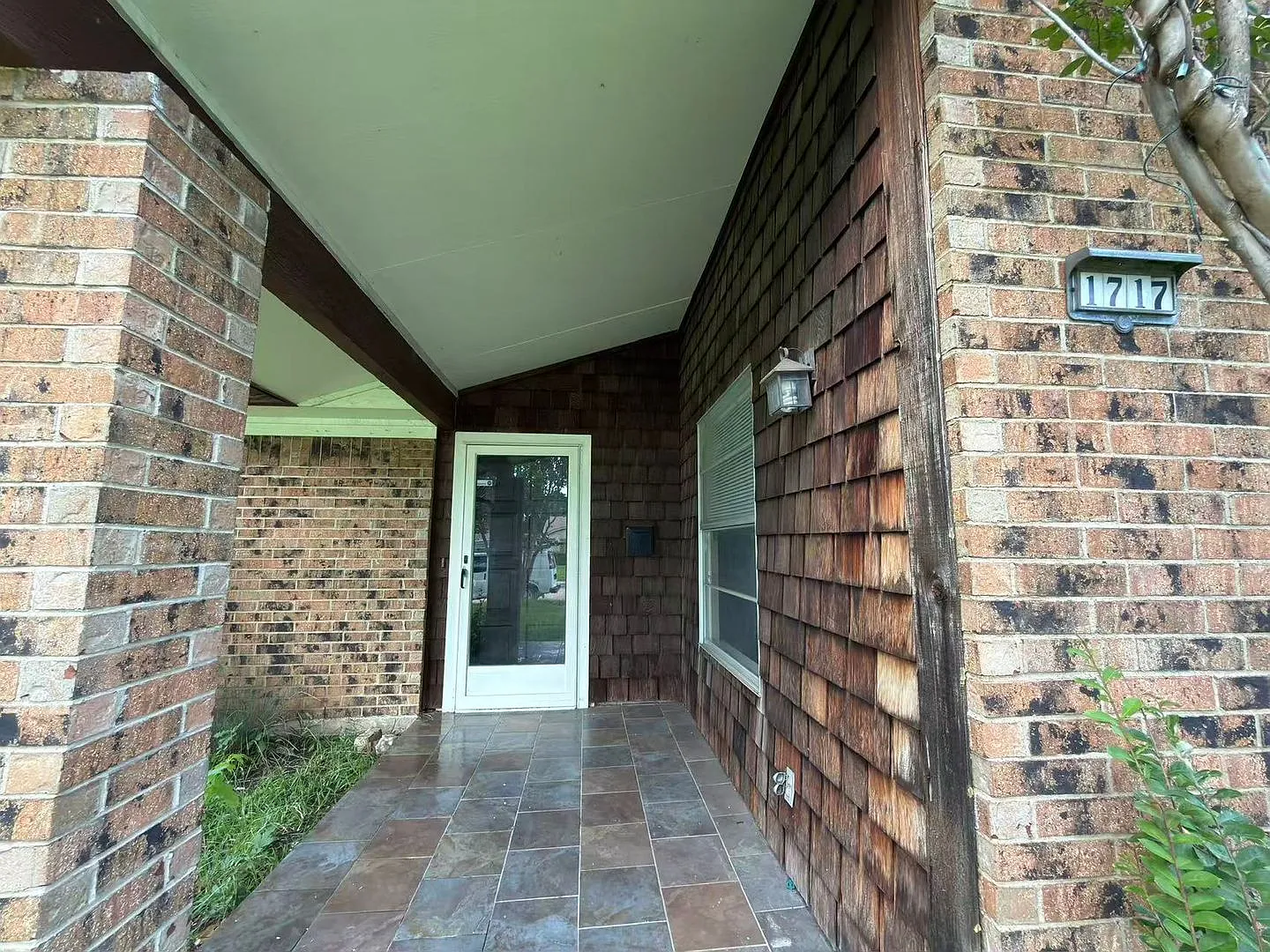 Brand-new flooring throughout the entire home — Photo 1