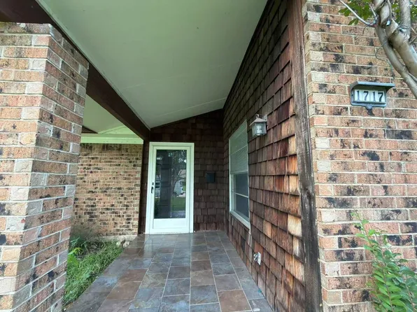 1717 Warwick St, Garland, TX 75044