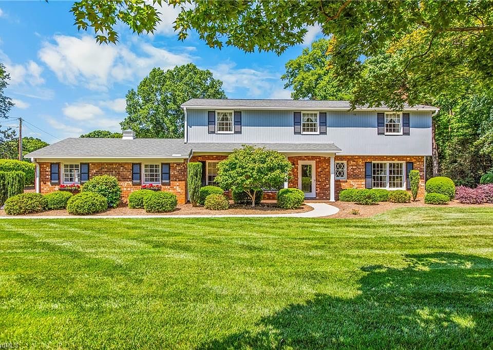 1st image of 3897 Woodview Dr