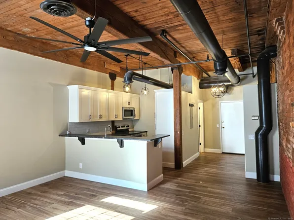 92 Main Street Apt 101, Deep River, CT 06417