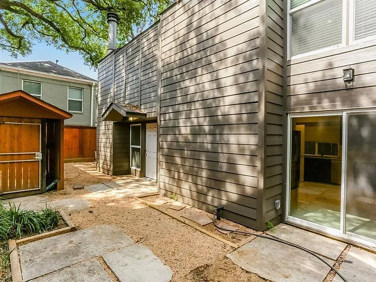 1918 Branard St — Photo 1
