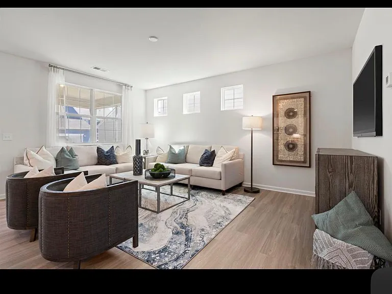 413 Pine St — Photo 5