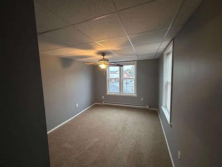 252B E Market St — Photo 2
