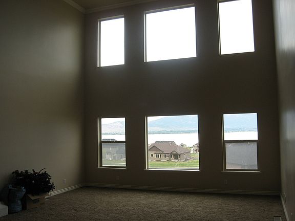 Living Room/Lounge
