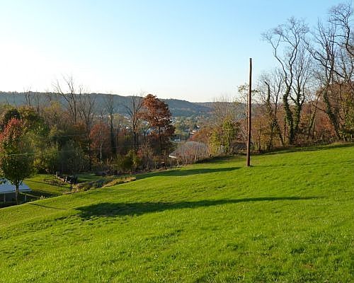 Great, unencumbered view of the valley.