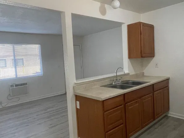 Churn Creek Apartments, 3503 Churn Creek Rd APT 2, Redding, CA 96002