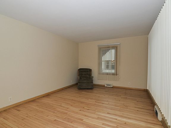 3rd image of 165 W Van Norman Ave
