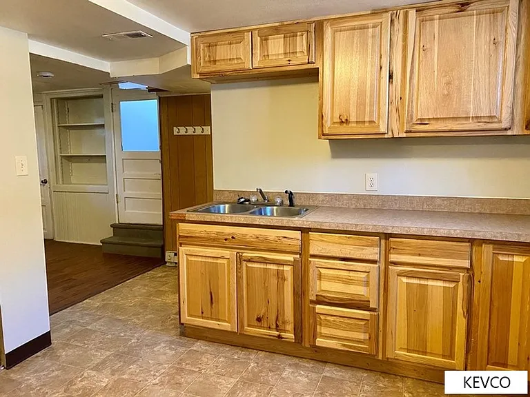 827 Remington St — Photo 12