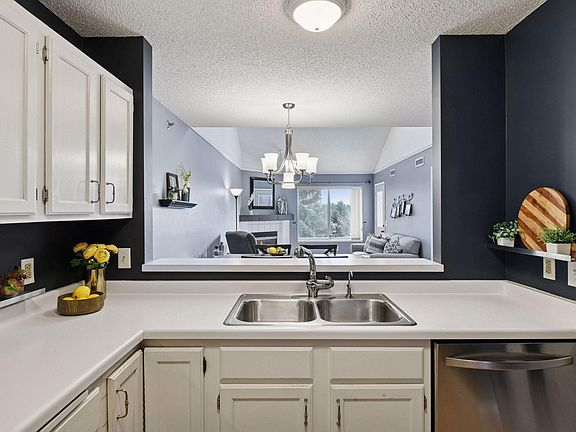 4th image of 7540 Edinborough Way APT 1303
