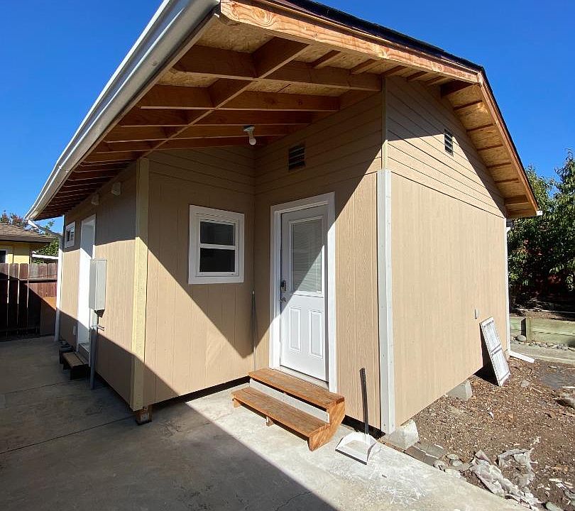 1st image of 2638 Gomes Dr