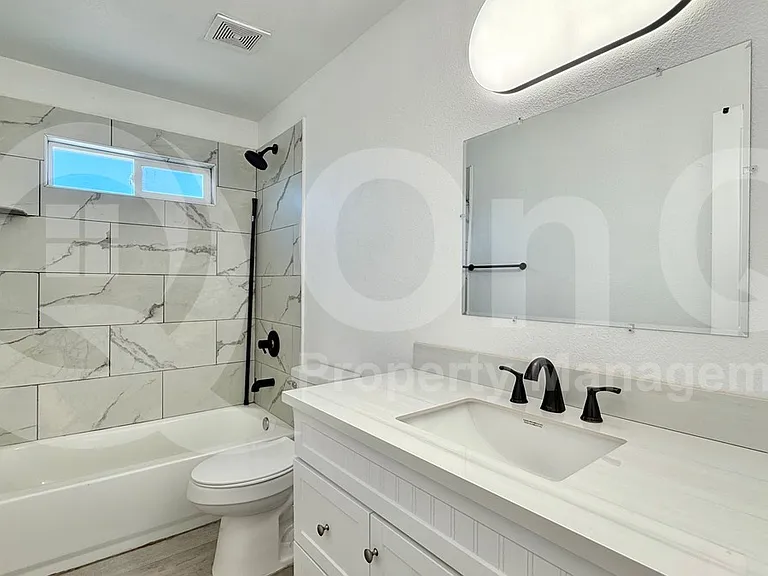 1653 N 69th Ave — Photo 7