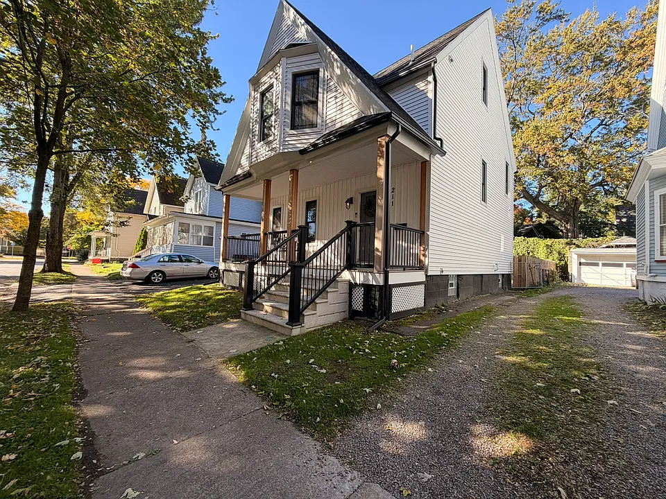 211 Merriman St