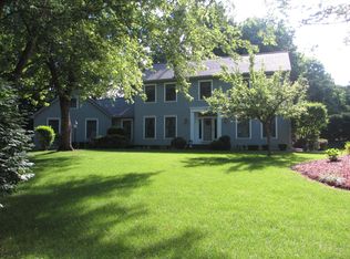 17 Sandalwood Dr, Clifton Park, NY 12065