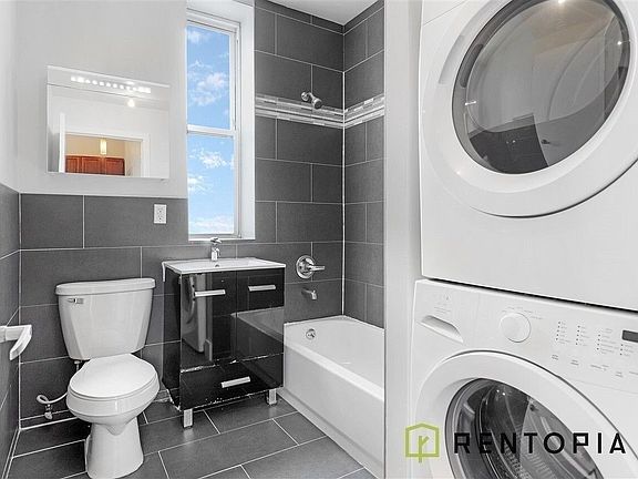 3rd image of 161 Maujer St #4T