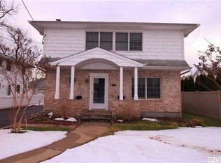 55 Dart St, East Rockaway, NY 11518