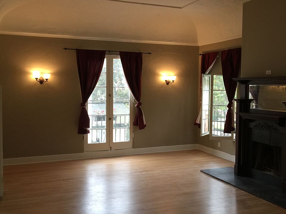 Spacious living area with vaulted ceilings