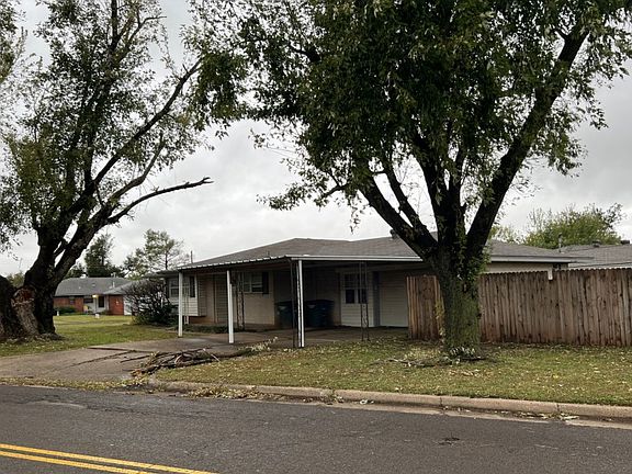 2nd image of 1021 Howard Dr