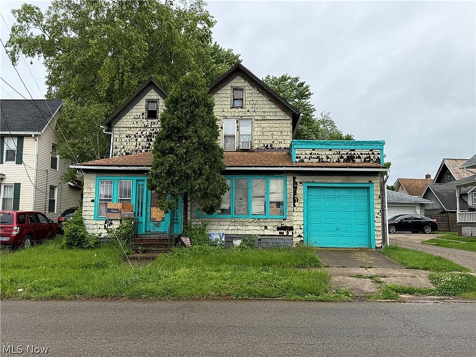 1st image of 815 Amherst Rd NE