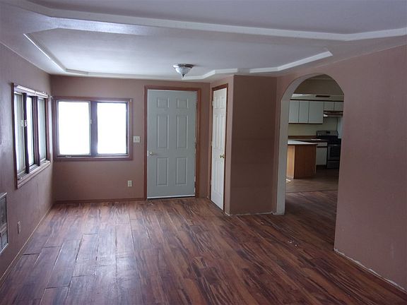 5th image of 215 S Cherry St