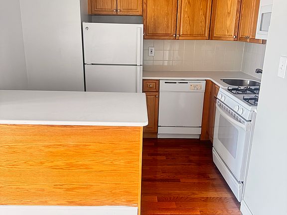 5th image of 1670 Bell Blvd #103A