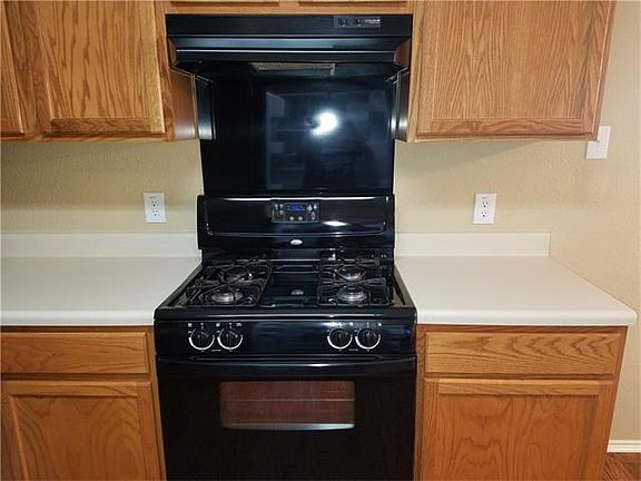 4th image of 1118 Burgess Dr