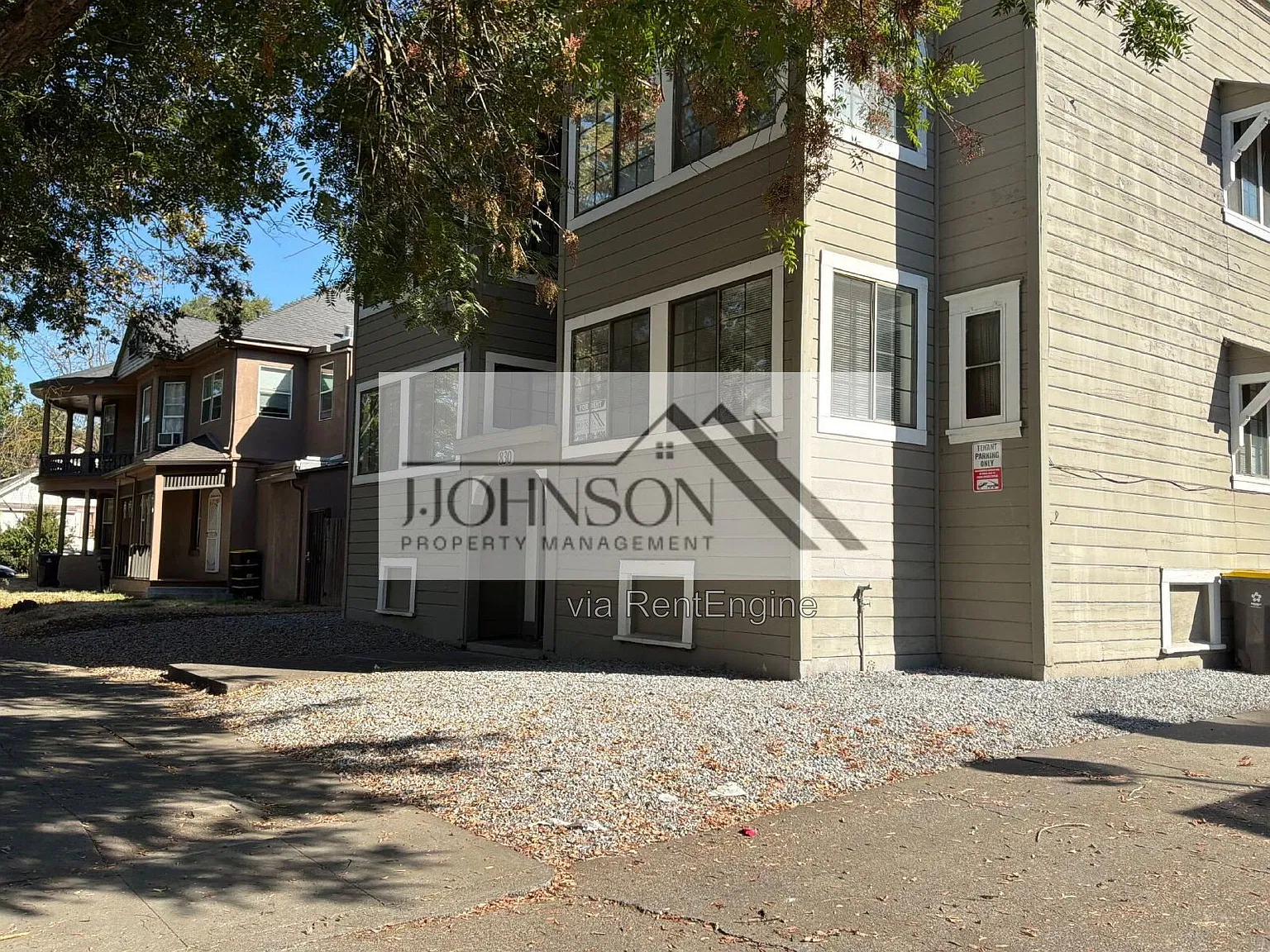 1 bed, 1.0 bath, 870 sqft, $1,295 — Photo 1