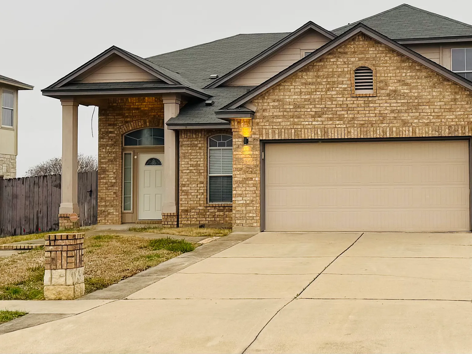 3 bed, 2.5 bath, 2253 sqft, $1,650 — Photo 1