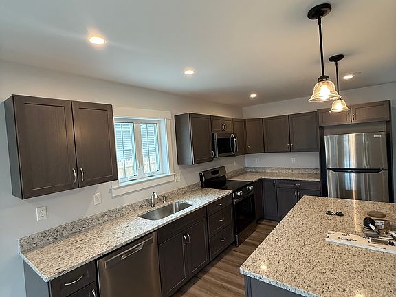 4th image of 14A Academy St #D