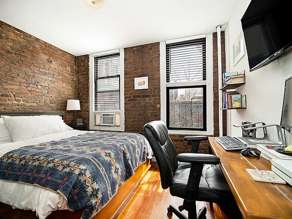 2nd image of 141 W 10th St APT 19