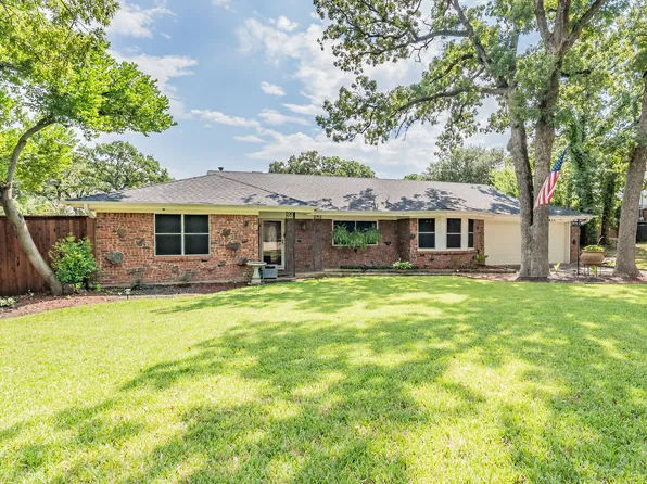 833 W Cheryl Ave, Hurst, TX 76053