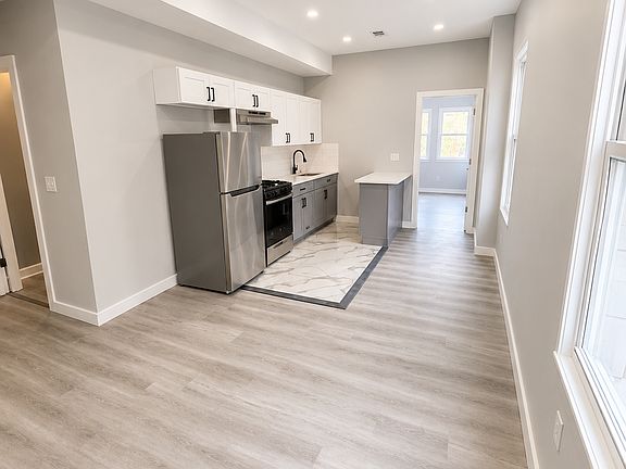 2nd image of 352 S 10th St Floor 2