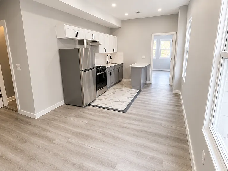 352 S 10th St #2 — Photo 2