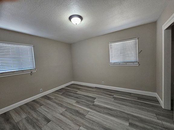 5th image of 505 Shaw Ave