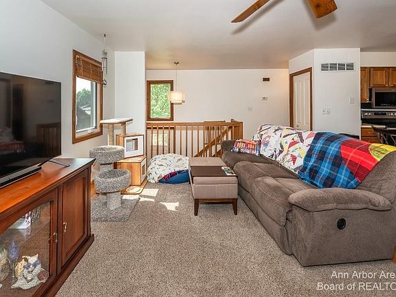 4th image of 543 Echo Ct