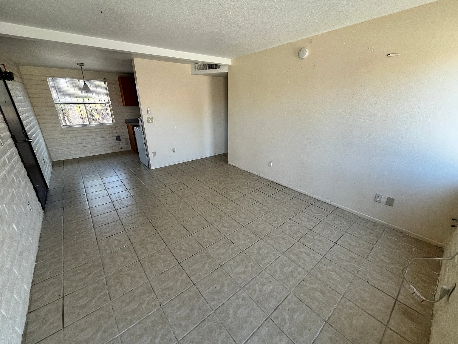 1 bed, 550 sqft, $925 — Photo 2