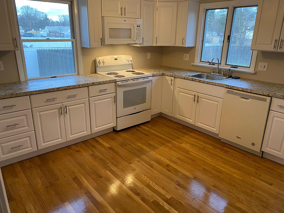 2nd image of 19 Orlando St