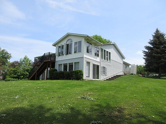 2nd image of 1206 Applewood Ct