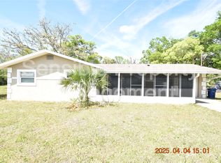 745 NE 5th Ter, Crystal River, FL 34428