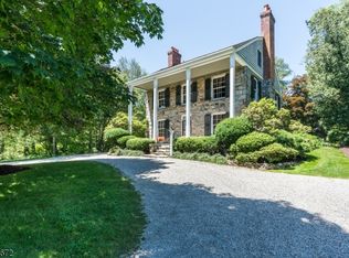 1 Robins Ln, Kinnelon Boro, NJ 07405