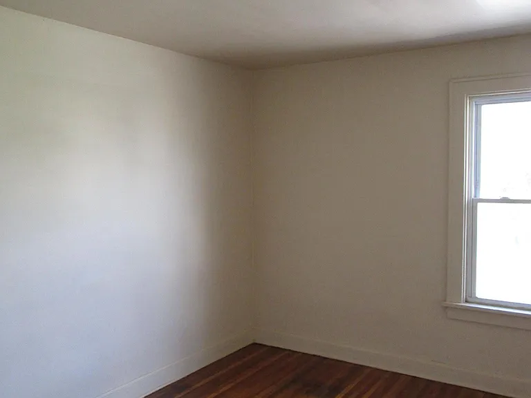 2665 Palmetto St — Photo 9