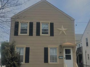 17 Middle St, Fairhaven, MA 02719