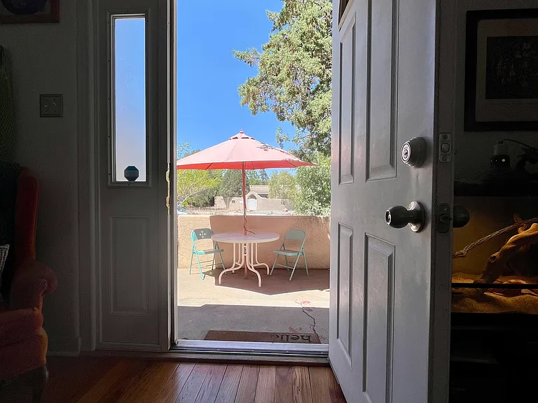 424 Hermosa Dr SE #2 — Photo 3