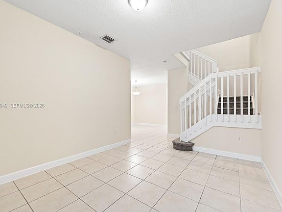4th image of 2511 SE 15th Ct