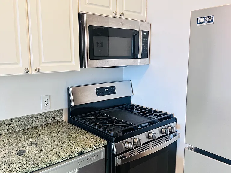 1330 New Hampshire Ave NW #823 — Photo 10