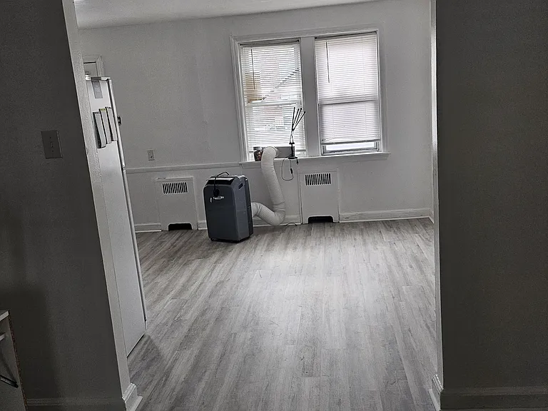 225 N Penn St — Photo 12