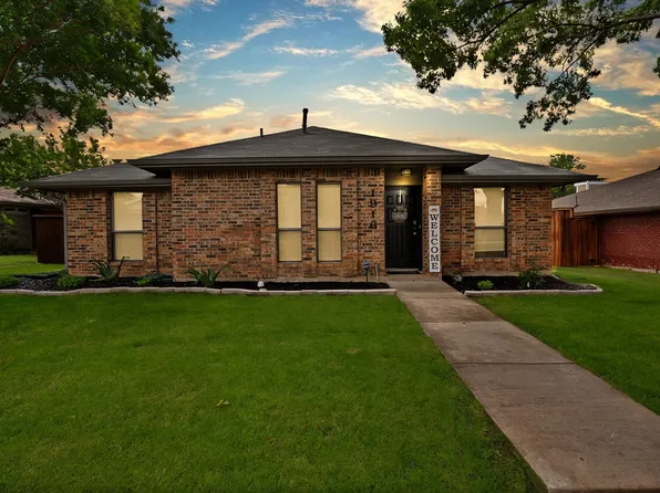 1916 Avignon Ct, Carrollton, TX 75007