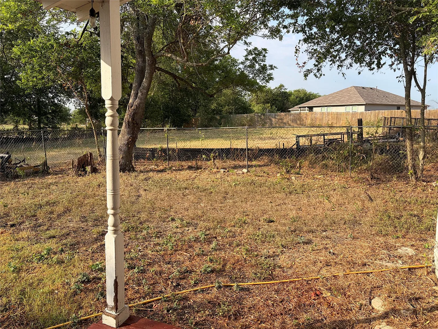2 bed, 1.0 bath, 1200 sqft, $1,300 — Photo 3