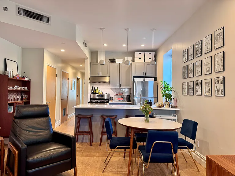 325 Smith St #2 — Photo 4